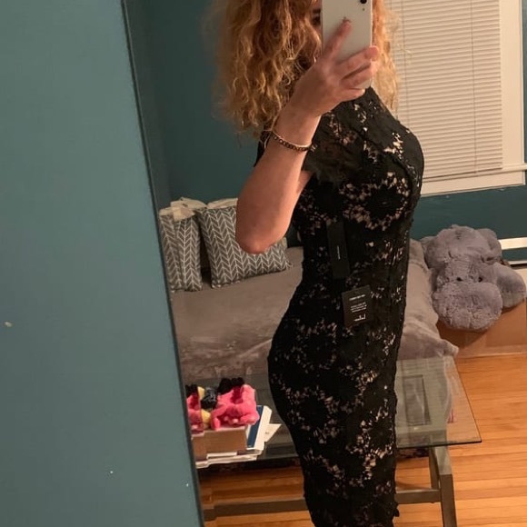 Lulu’s BLACK AND NUDE BODY CON DRESS - Picture 6 of 7